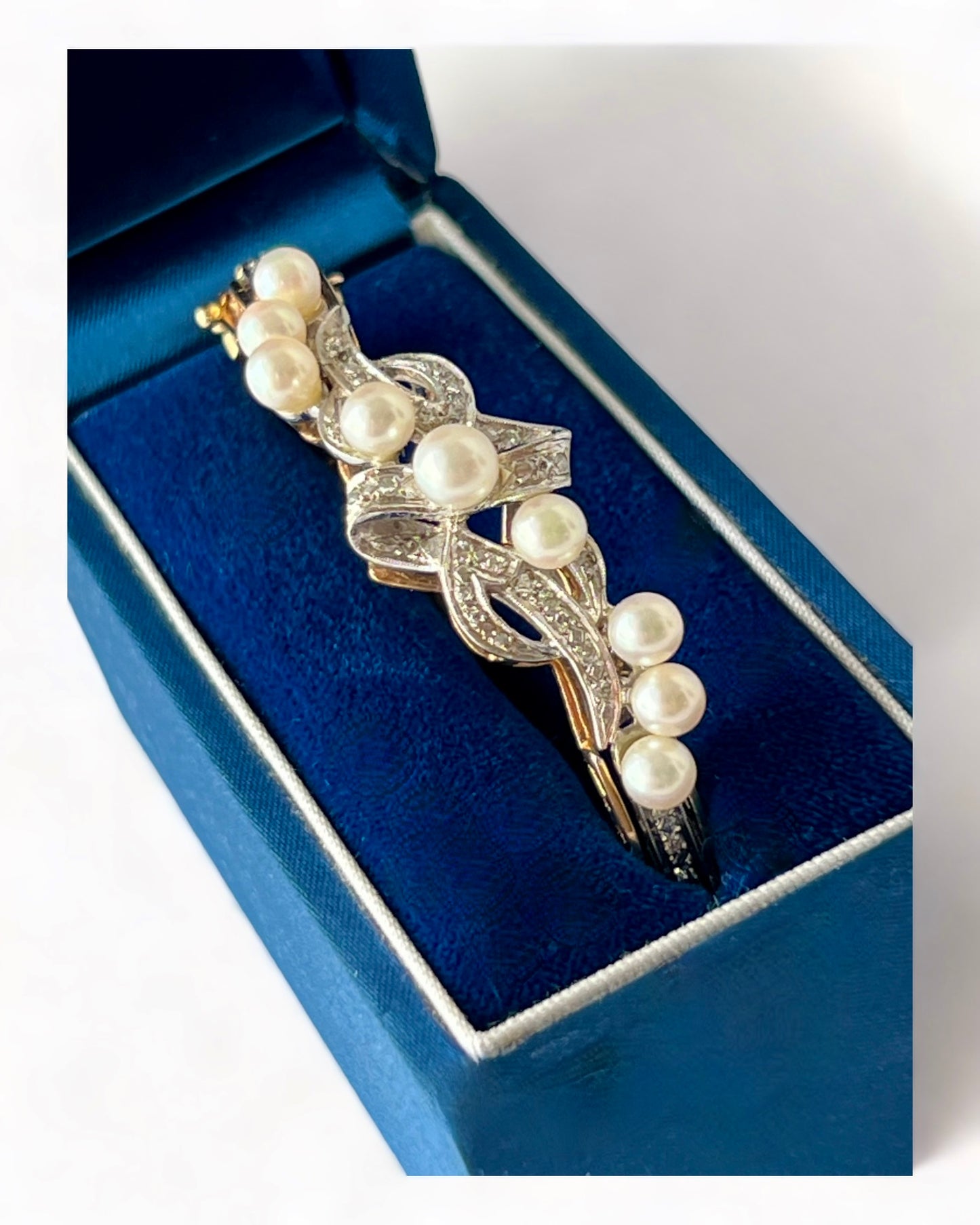 SUSPENDED WHILE SEEK UPDATED APPRAISAL on the PRECIOUS METALS/ INQUIRE W/ INTEREST/VINTAGE PEARLS w/ WHITE & 14kt YELLOW GOLD STUNNING BANGLE ESTATE BRACELET