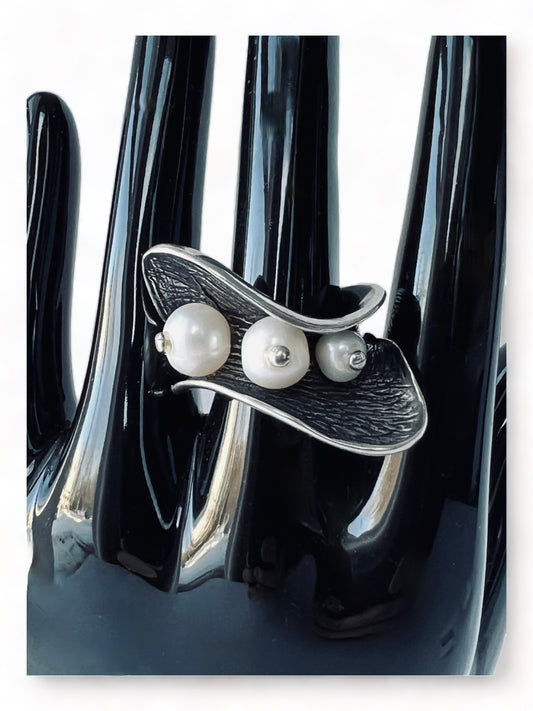 UNIQUE BRUTALIST ORGANIC MODERNIST VINTAGE STATEMENT PEARL & STERLING RING