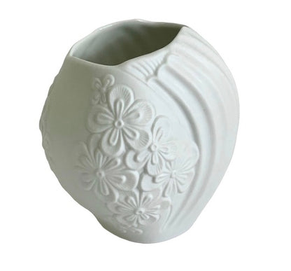 AK KAISER GERMANY MATTE BISQUE PORCELAIN FLOWER VASE M.FREY