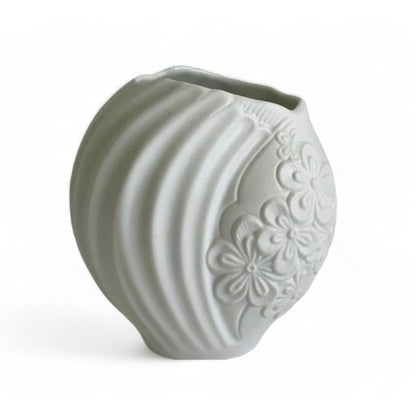 AK KAISER GERMANY MATTE BISQUE PORCELAIN FLOWER VASE M.FREY