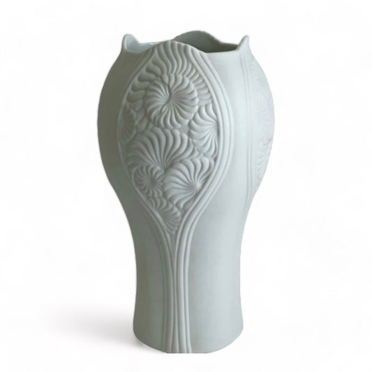 AK KAISER W. GERMANY MATTE BISQUE PORCELAIN CERAMIC FLOWER VASE