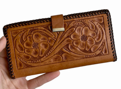 HAND TOOLED WESTERN STYLE LEATHER WILD ROSE FLORAL MOTIF WALLET CLUTCH PURSE