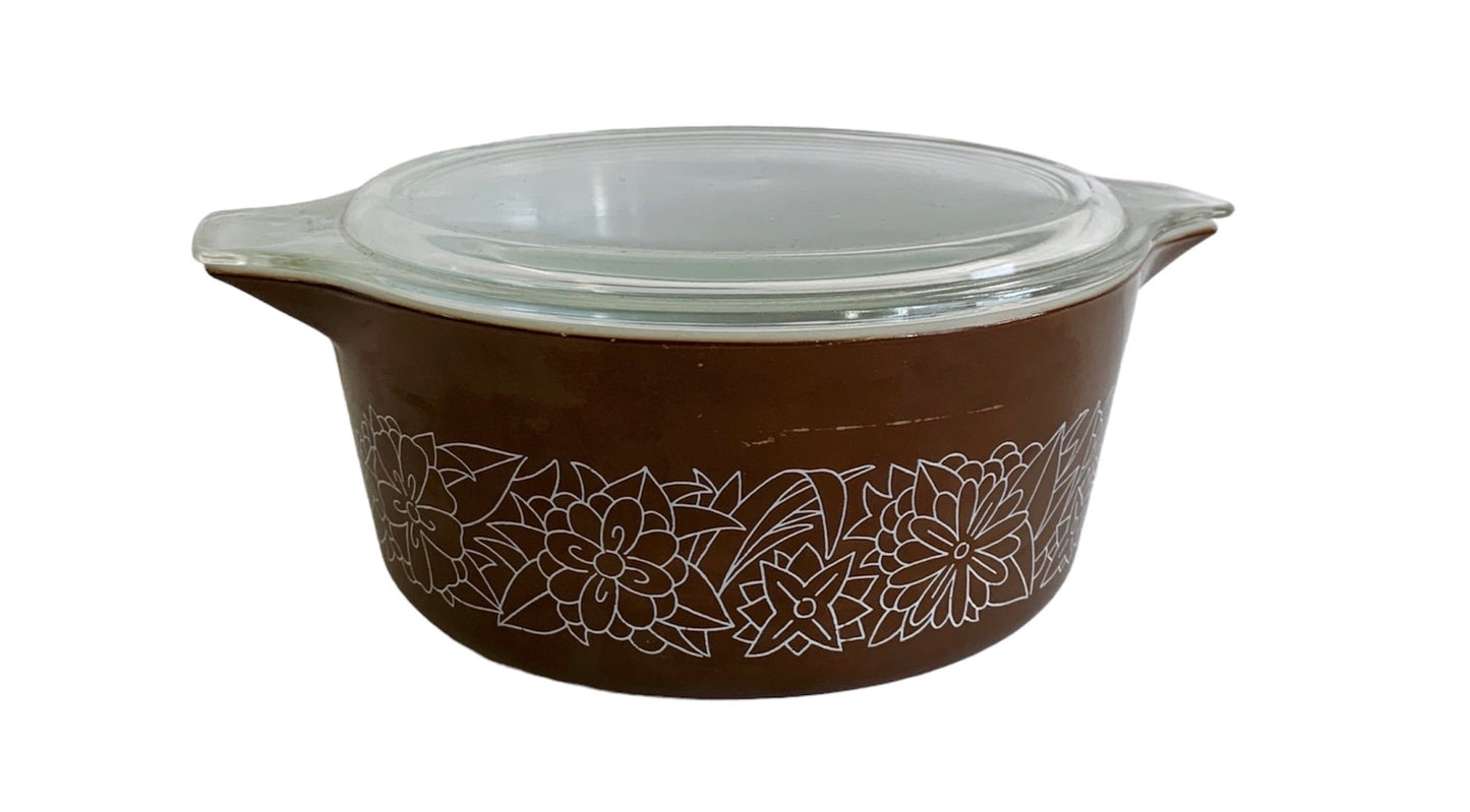 WOODLAND BROWN PATTERN PYREX HEATPROOF CASSEROLE DISH w/ LID