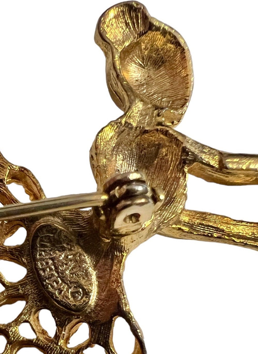 GOLDTONE BALLERINA BROOCH PIN w/ ARABESQUE & PEARL PONDER SIGNED 'CELEBRITY NY ' WHICH WAS NOTHING IF NOT CREATIVE!
