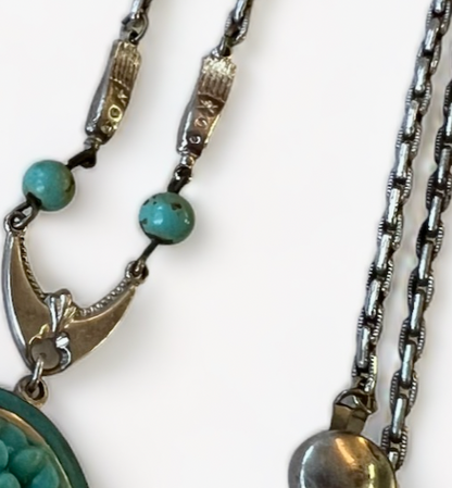 FANTASTIC QUALITY & DETAILING MOLDED GLASS FRAMED w/ ENAMEL & ALUMINIUM NECKLACE & MATCHING BRACELET DEMI-PARURE
