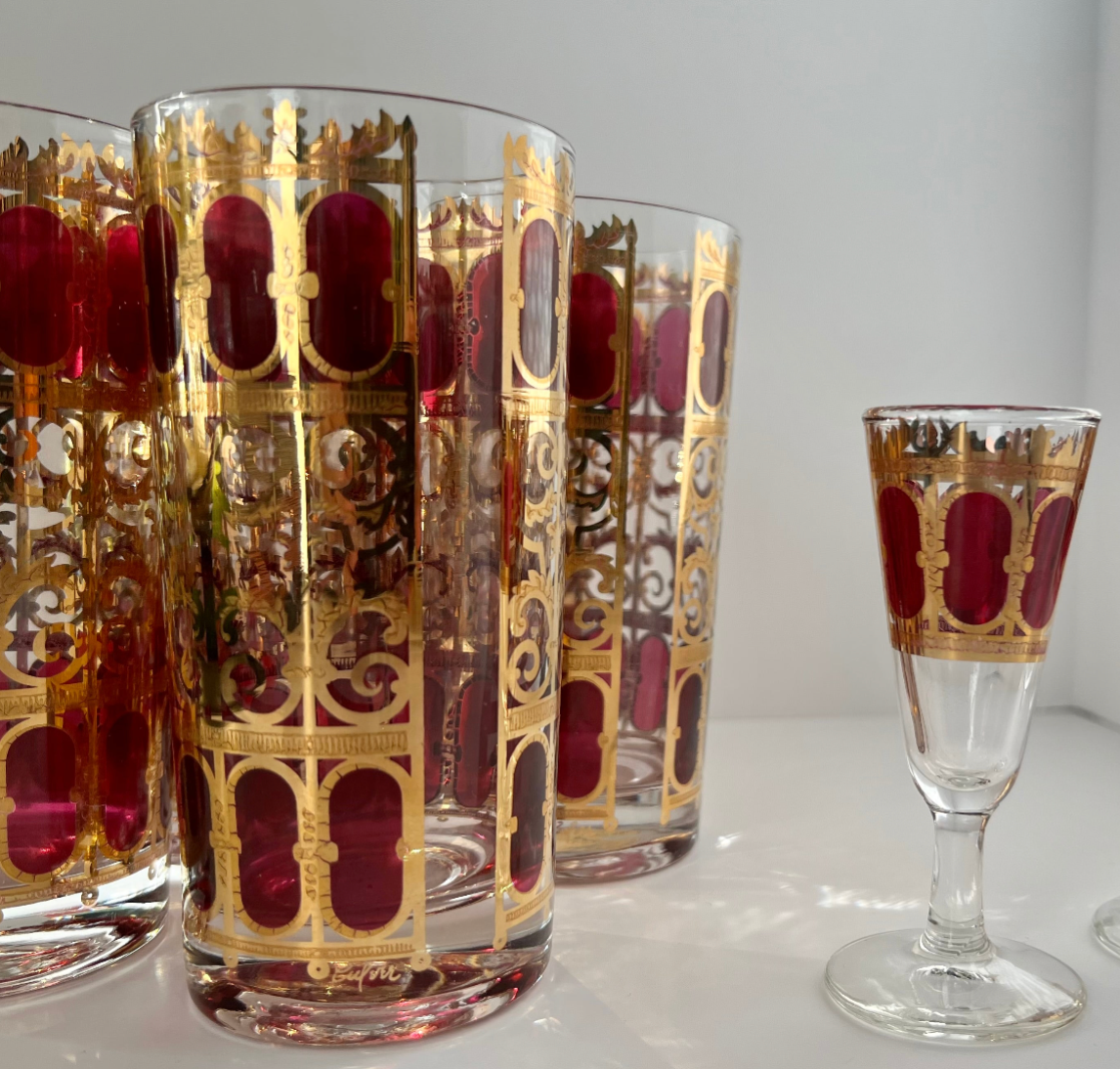 CULVER 22k GILT APPLIQUE TOM COLLINS VINTAGE BARWARE GLASSES- SET OF 5 plus 2 APERITIFS/DIGESTIFS or SHOTGLASSES