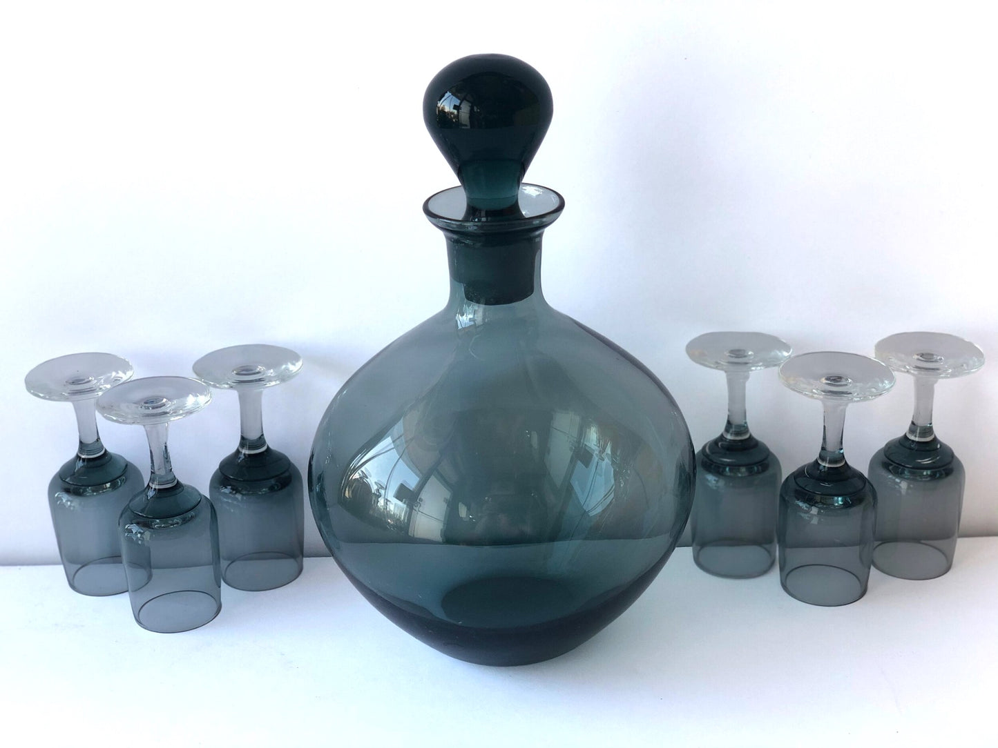 HANDBLOWN SCANDI BLUE SMOKE DECANTER w/ 6 APERITIF SHOT GLASSES