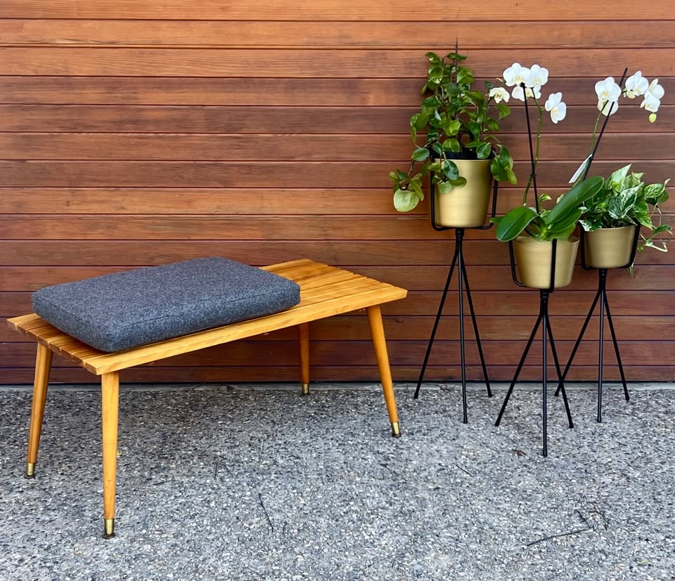 MID CENTURY VINTAGE SLAT BENCH SPLAY LEG BENCH W/ BRASS FERRULES
