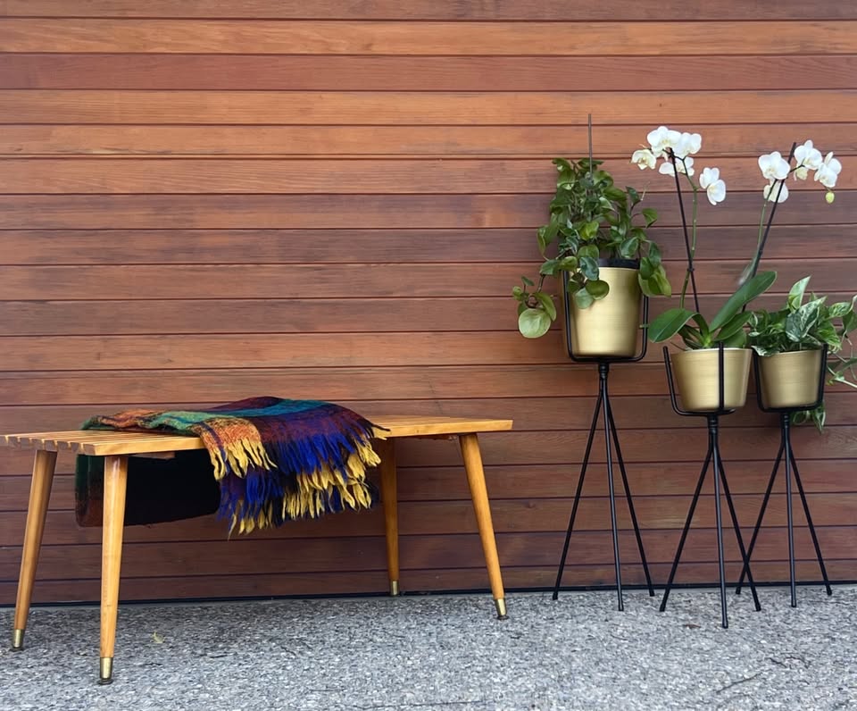 MID CENTURY VINTAGE SLAT BENCH SPLAY LEG BENCH W/ BRASS FERRULES