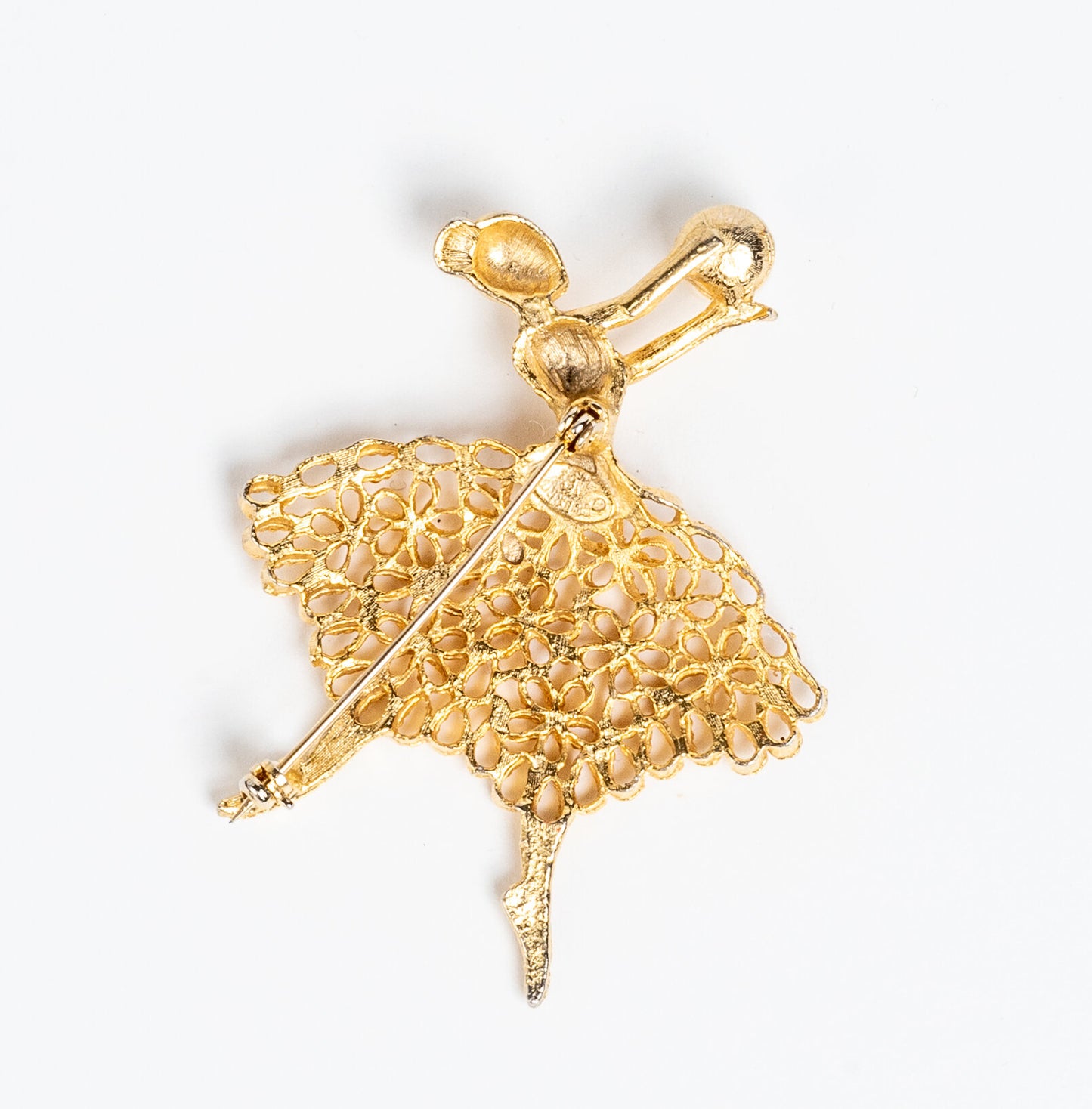 GOLDTONE BALLERINA BROOCH PIN w/ ARABESQUE & PEARL PONDER SIGNED 'CELEBRITY NY ' WHICH WAS NOTHING IF NOT CREATIVE!