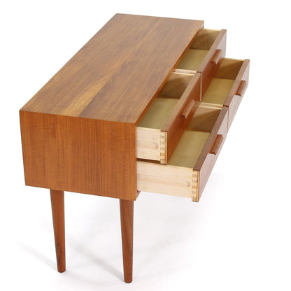 TEAK 4 DRAWER 
ENTRY, SIDE OR BEDSIDE TABLE 
BY 
KAI KRISTIANSEN