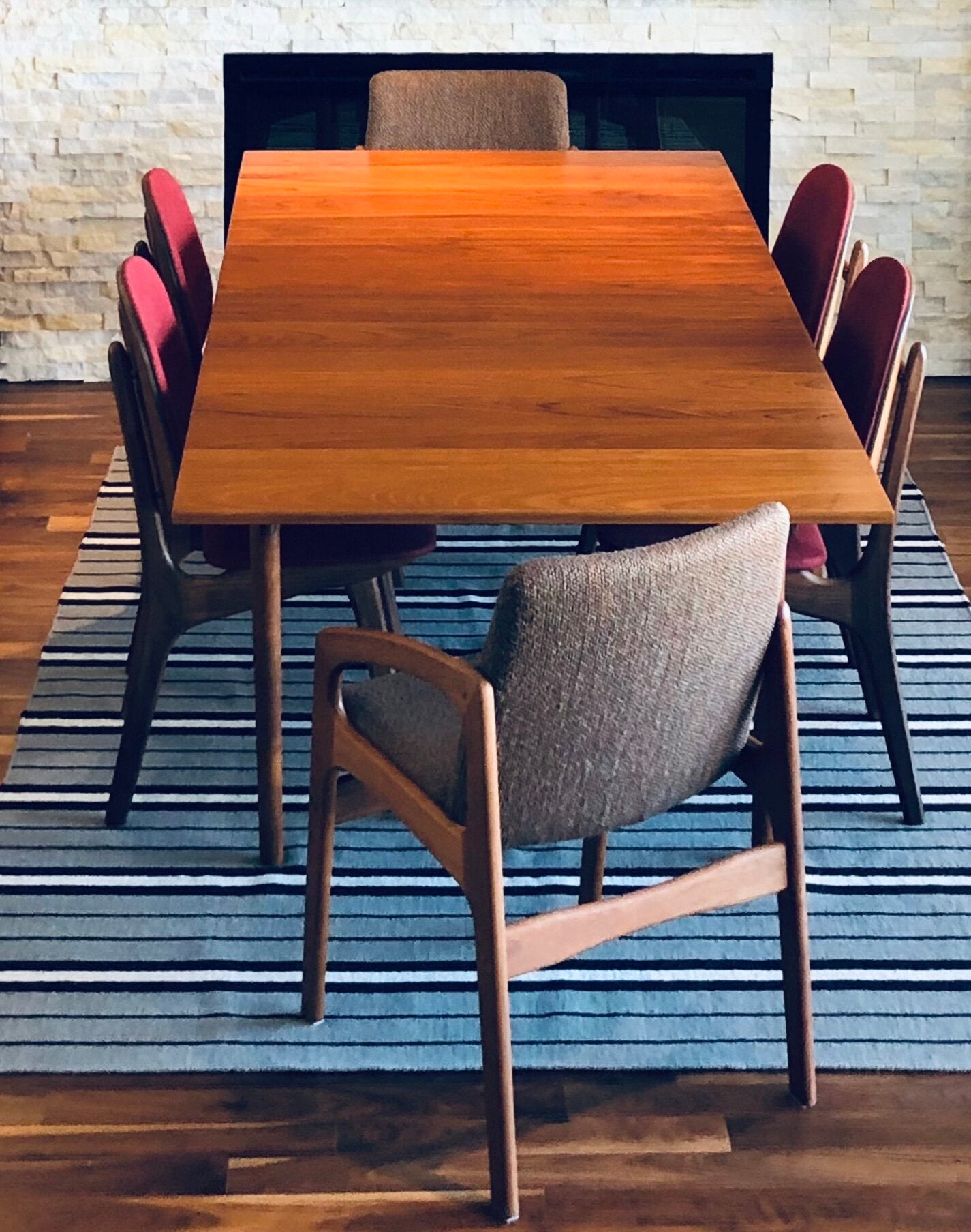 FRANCE & SON
SOLID TEAK 
MADE IN DENMARK   EXPANDING 
DINING TABLE