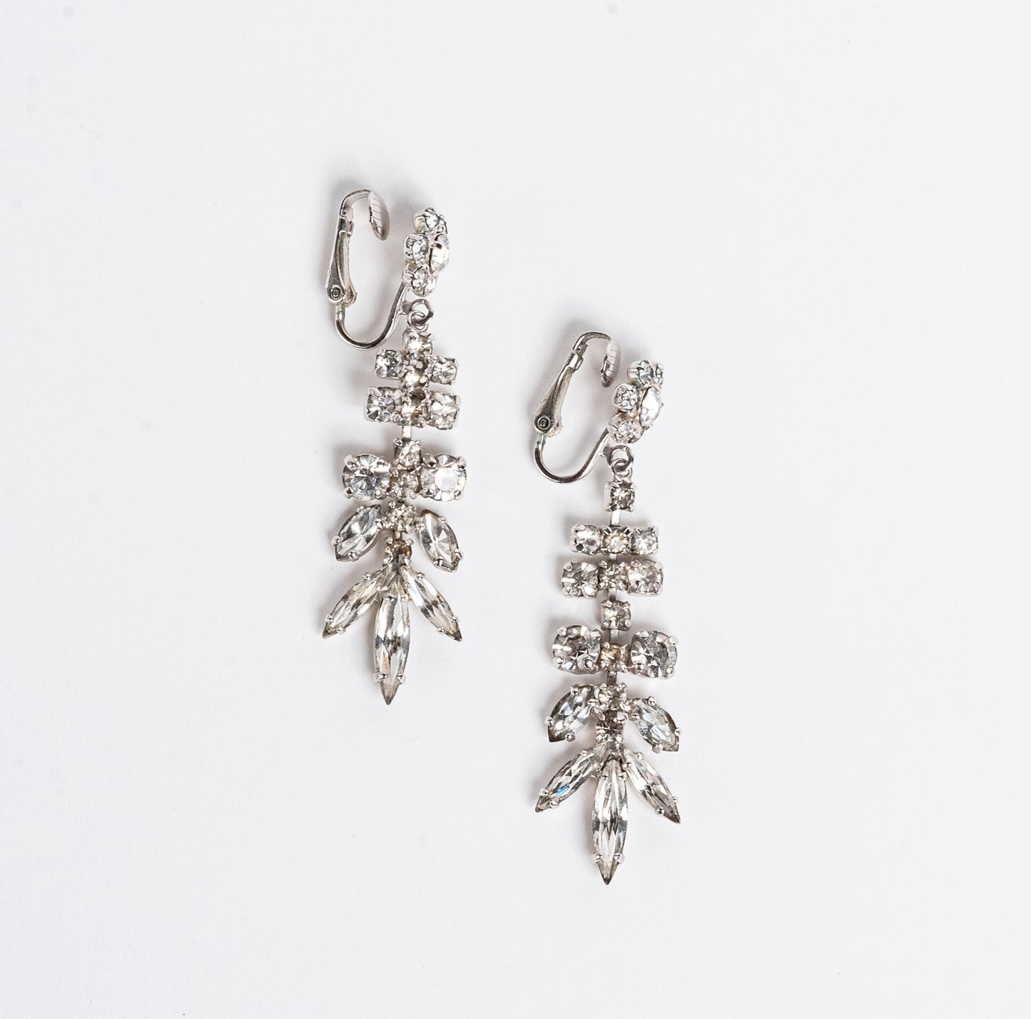 SIGNED SHERMAN CLEAR CRYSTAL RHINESTONE DANGLE CLIP ON CHANDELIER EARRINGS