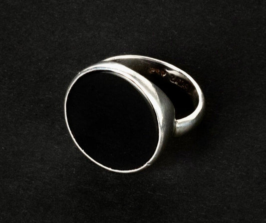 VERY COOL GRAPHIC MODERNIST STERLING SILVER STAMPED 925, BLACK ONYX RING SIZE 9.5