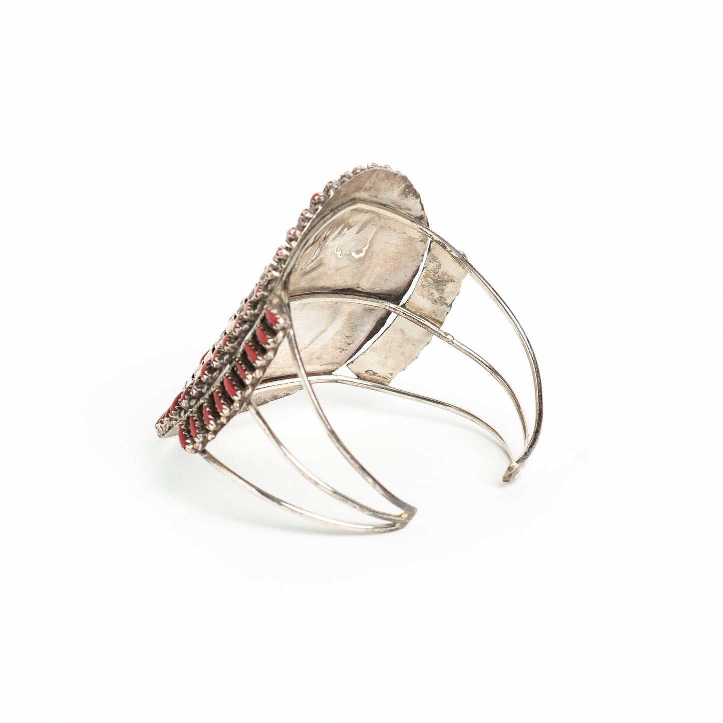 VINTAGE SIGNED NAVAJO VIOLET & JEFFREY BEGAY STERLING SILVER & CORAL INDIGENOUS CRAFT 'NEEDLEPOINT' CUFF BRACELET