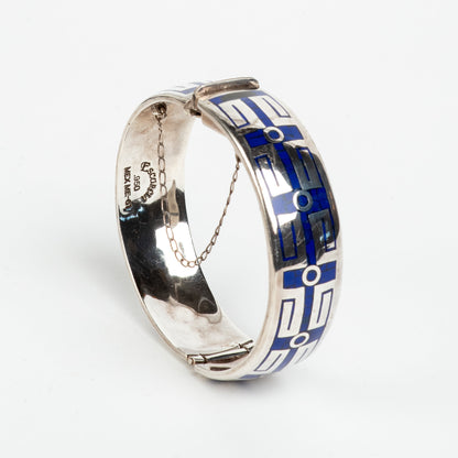 STUNNING & UNIQUE ESCORCIA SILVER INLAID ENAMEL BANGLE BRACELET w/ SAFETY CHAIN