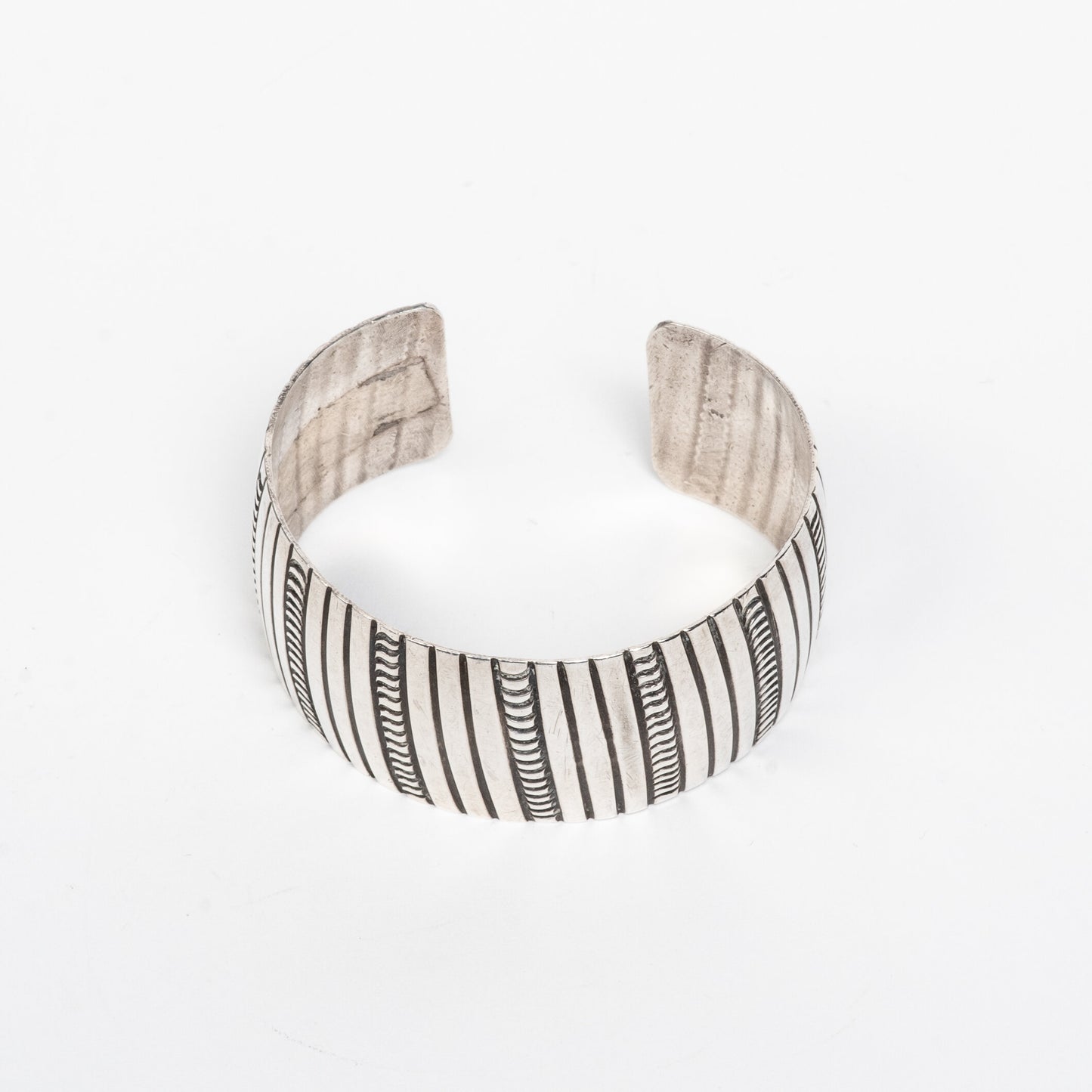 NAVAJO SILVERSMITH HARRIS JOE  STERLING SILVER CUFF 30 GRAMS GREAT STACKER!