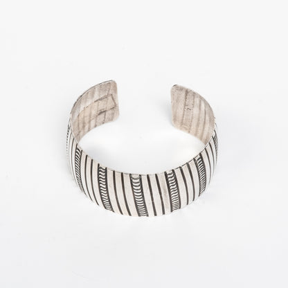 NAVAJO SILVERSMITH HARRIS JOE  STERLING SILVER CUFF 30 GRAMS GREAT STACKER!