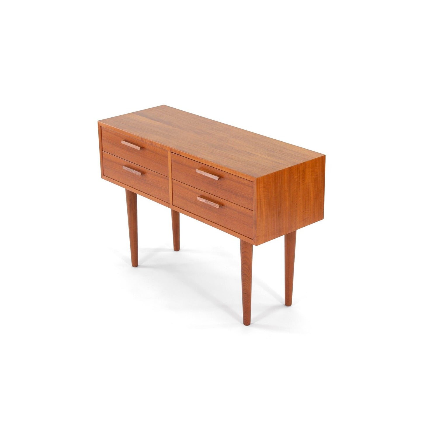 TEAK 4 DRAWER 
ENTRY, SIDE OR BEDSIDE TABLE 
BY 
KAI KRISTIANSEN