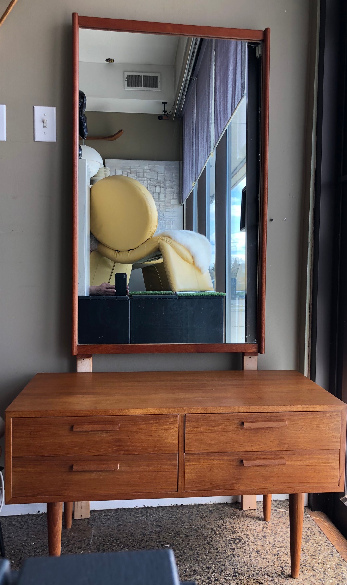 TEAK 4 DRAWER 
ENTRY, SIDE OR BEDSIDE TABLE 
BY 
KAI KRISTIANSEN