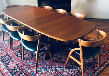 TEAK MADE IN DENMARK   EXPANDING DINING TABLE