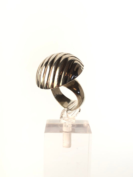 MODERNIST SIGNED STERLING TEXTURED SILVER DOME RING SIZE 7.5-8