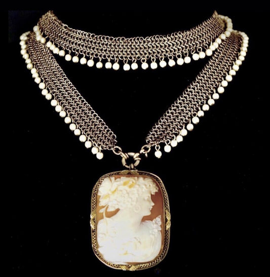 LARGE SHELL CARVED CAMEO