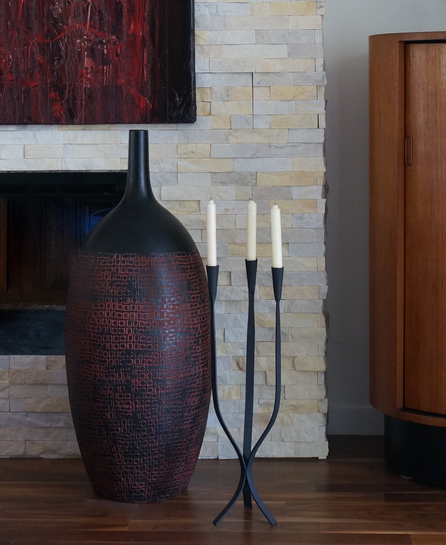 LARGE CERAMIC DECORATIVE VASE
