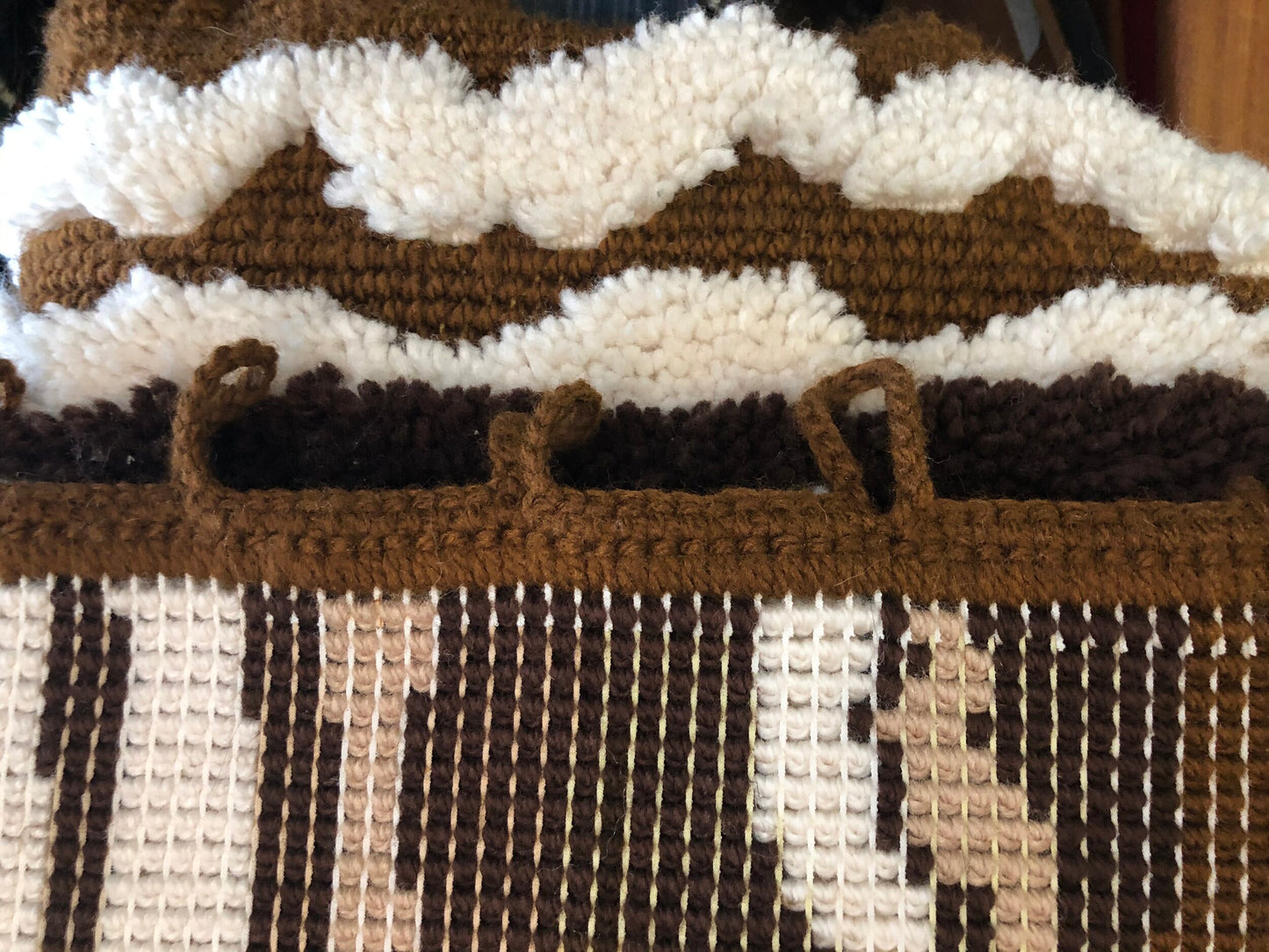 HANDCRAFTED MID CENTURY MOTIF TUFTED WALL HANGING