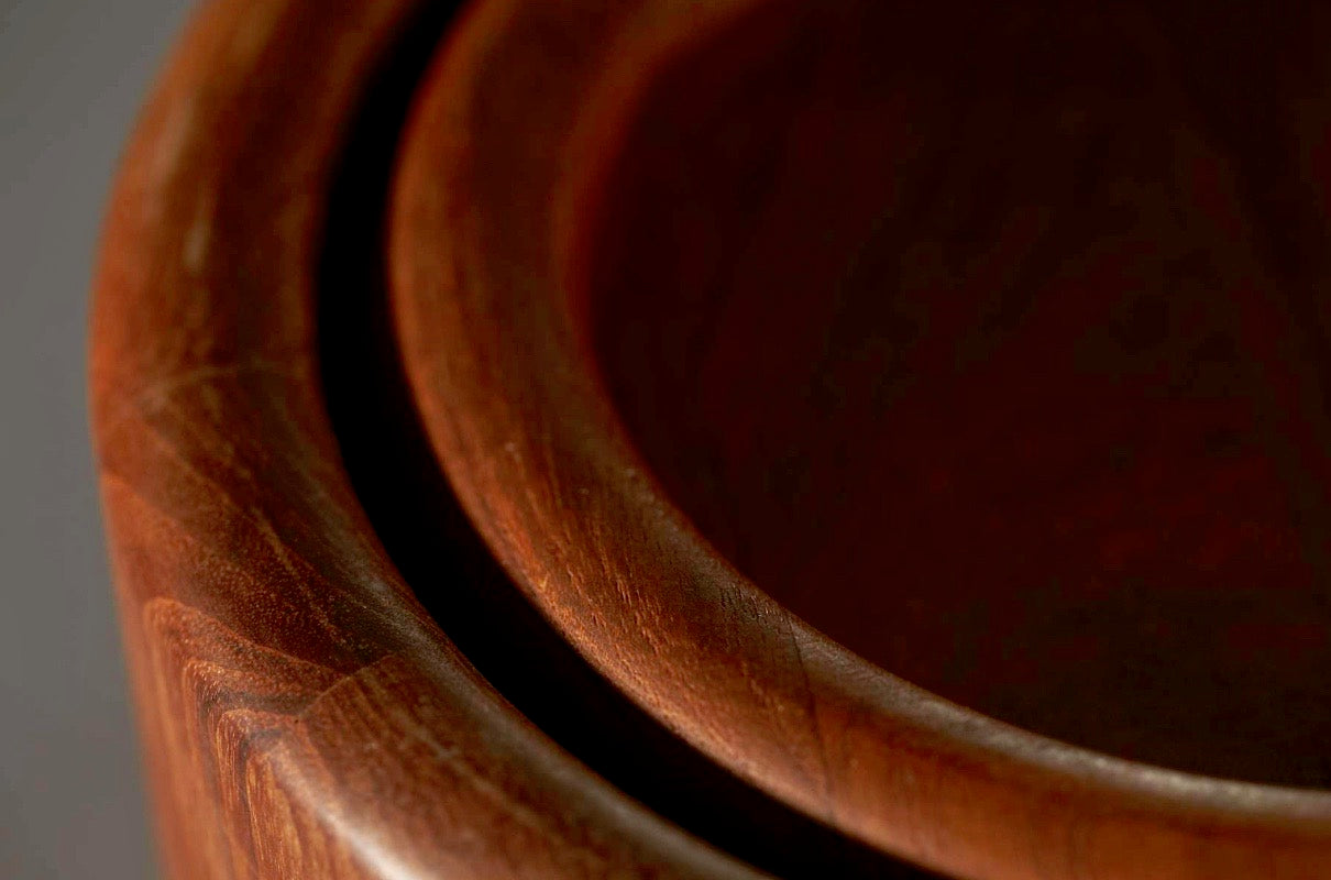 BEAUTIFULLY CRAFTED NISSEN DANISH MADE STAVED TEAK ICE BUCKET