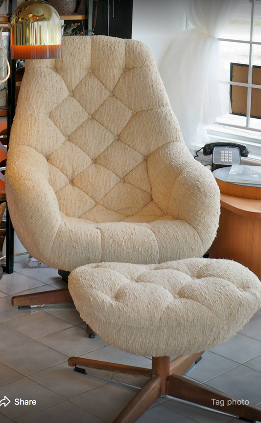 DOERNER CANADA TUFTED SWIVER TUB CHAIR w/ OTTOMAN