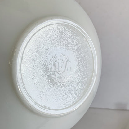 WHITE FEDERAL GLASS  HEATPROOF LIDDED BOWL FLORAL MOTIF 2.5qt