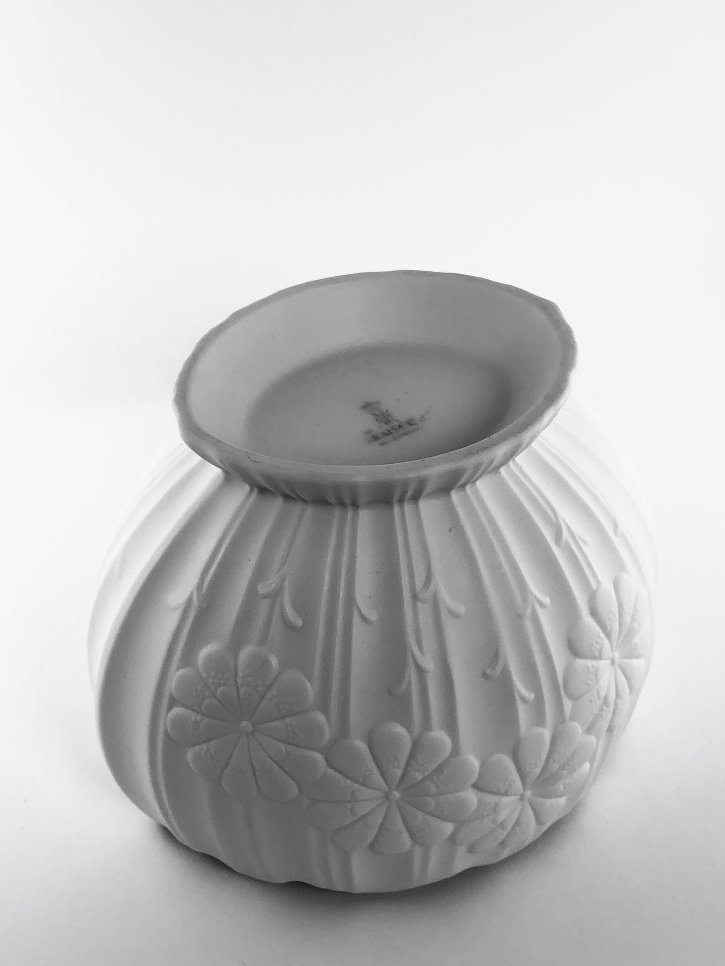 KAISER GERMANY MATTE WHITE PORCELAIN VASE