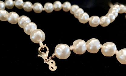 CHRISTIAN DIOR HAND KNOTTED PEARL NECKLACE
