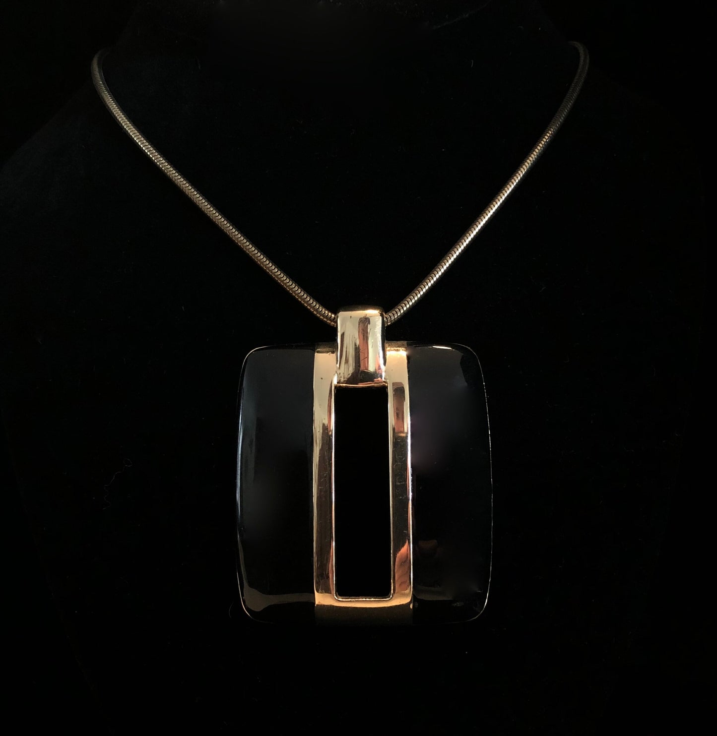 MONET 1980s SQUARE GOLDTONE & ENAMEL NECKLACE