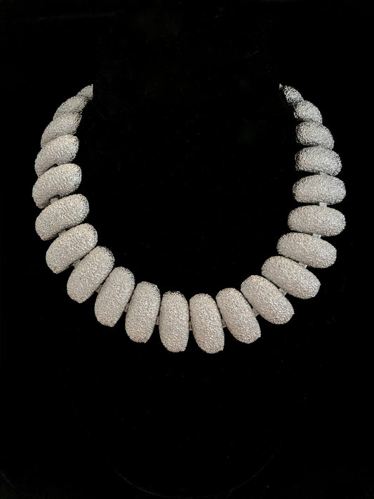 BOLD SILVERTONE NECKLACE