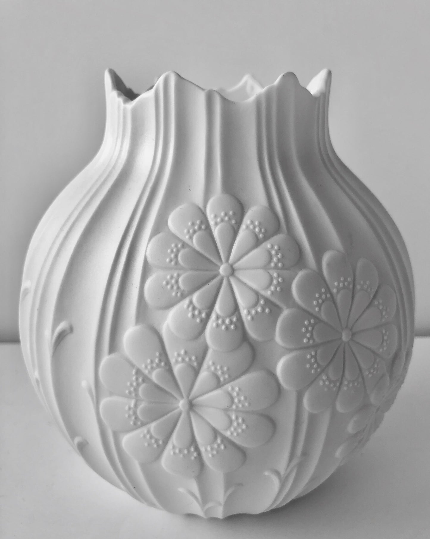 KAISER GERMANY MATTE WHITE PORCELAIN VASE