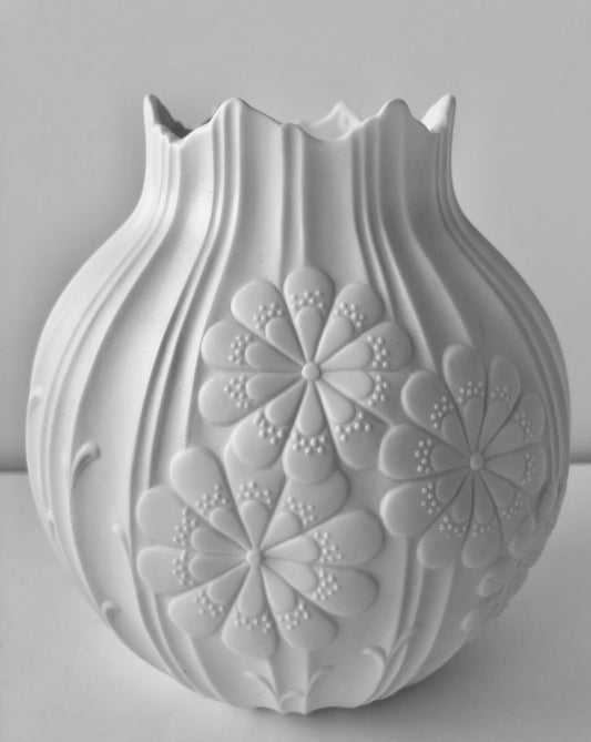 KAISER GERMANY MATTE WHITE PORCELAIN VASE