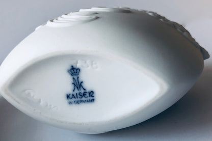 WHITE MATTE PORCELAIN VASE KAISER GERMANY