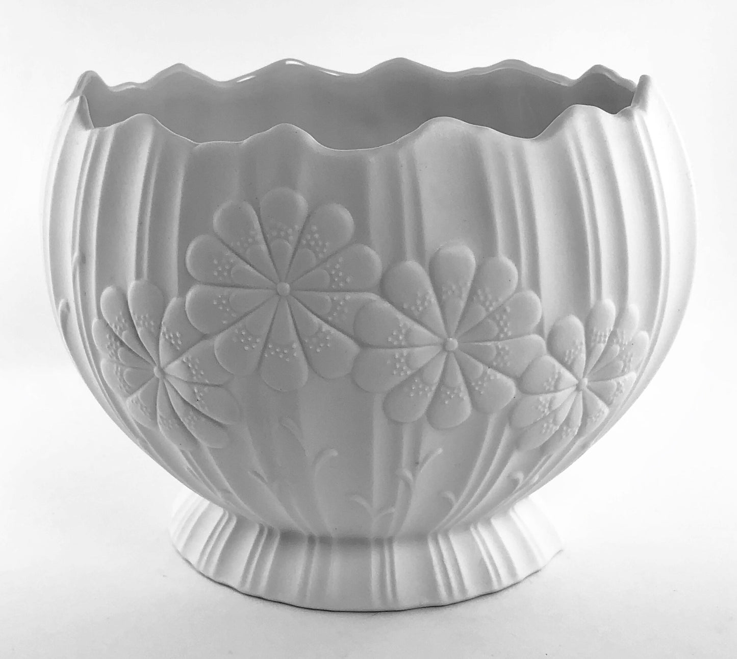 KAISER GERMANY MATTE WHITE PORCELAIN VASE