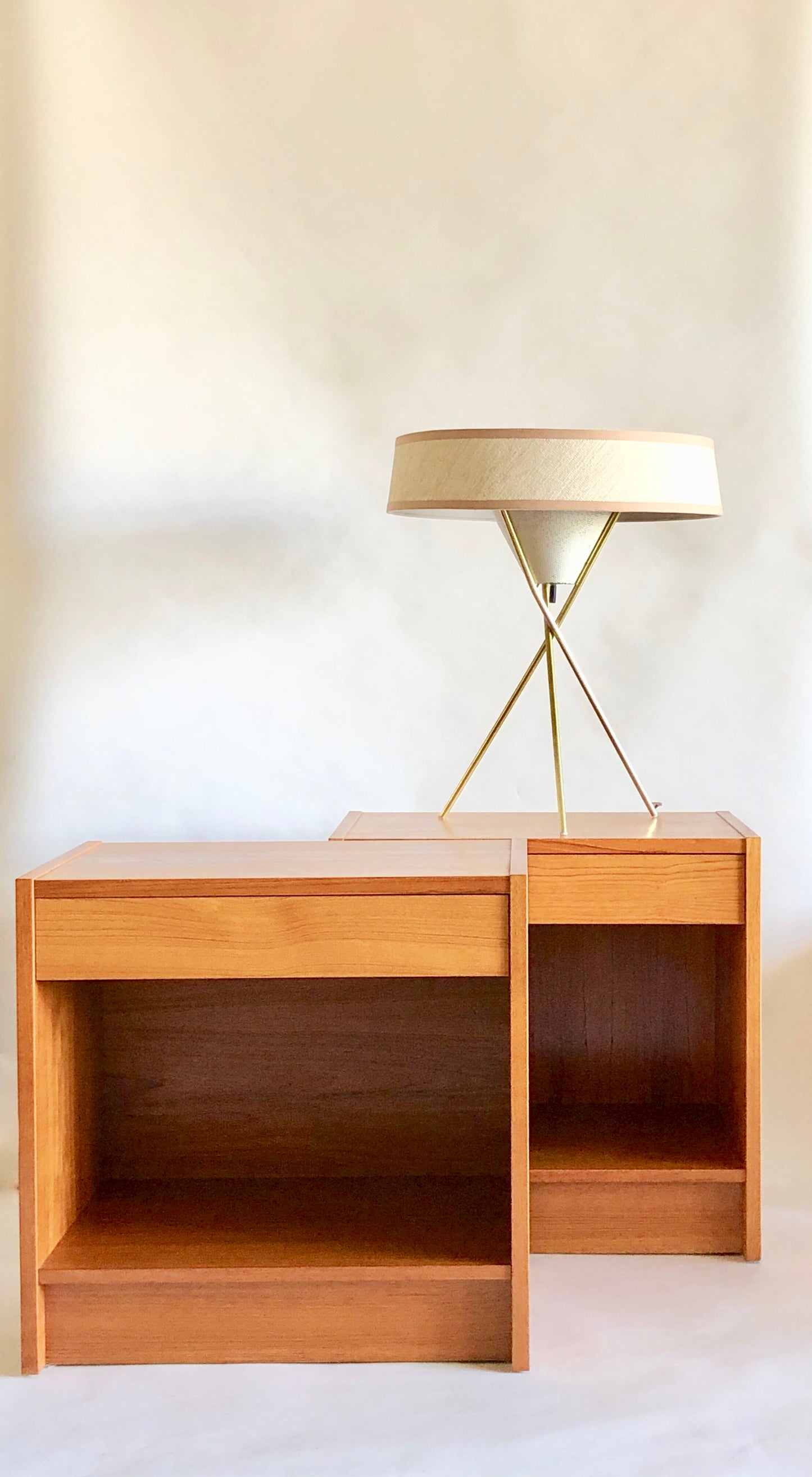 GERALD THURSTON for LIGHTOLIER TRIPOD TABLE LAMP/ NEW CUSTOM SHADE
